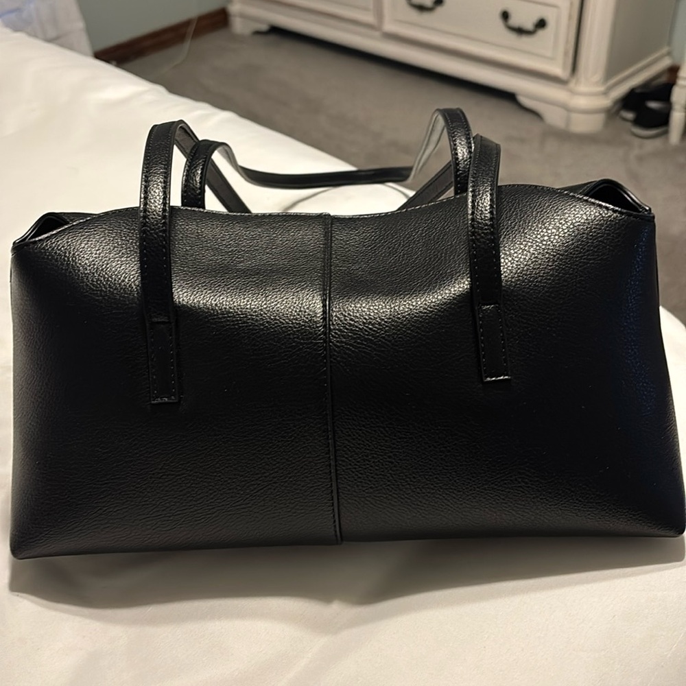 Rachel Zoe black bag with magnetic closure